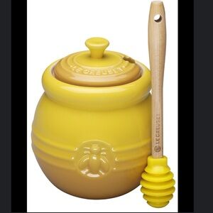 Le Creuset Stoneware Honey Pot with Silicone Dipper ‘Nectar’